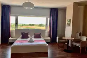 Diamond Beach Residence Hotel, Дуррес