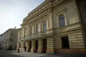 Gua Lodge, Секешфехервар