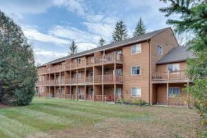 Lincoln Apartment w/ Balcony: 2 Mi to Loon Mtn!, Линкольн