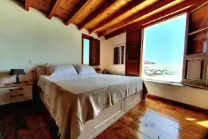 Studio 1, Патмос