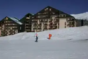 Apartment Studio cabine au pied des pistes aux ménuires, Ле Менюир