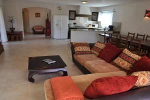 Pleasing Villa. near the Sea beach, Moriani-Plage, 5 bedrooms. 12 persons, Морьяни-Пляж