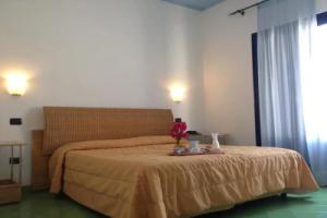 Hotel «Aura», Вулкано-Порто