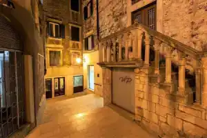 Downtown apartments Vicencin place, Шибеник