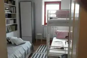 City center blue sky house, Постройна