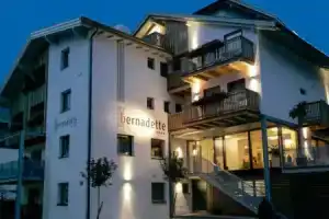 Hotel «Garni Bernadette», Зерфаус