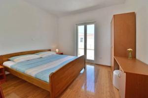 Apartment Golub Karlobag 21069, Cesarica