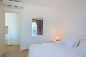 Villa Krasici, Тиват