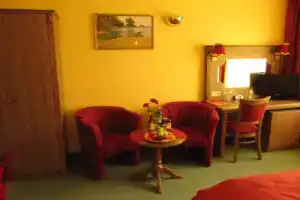 Hotel «am Hauptbahnhof», Шверин