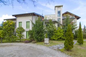 Luna di Meina Loft, Мейна