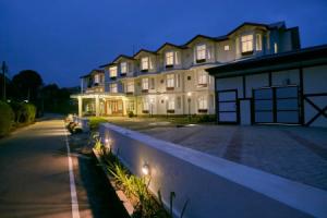Galway Heights Hotel, Нувара-Элия