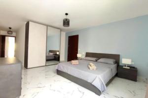 Sliema Central 3 Bedroom Apartment Near Seafront, Сент-Джулианс