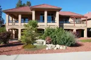 A Vacation Paradise at Quail Ridge B&B, Келоуна