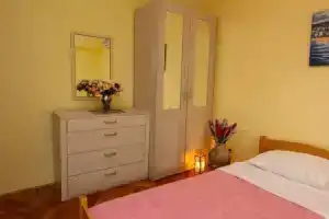 Apartments Veronica, Бечичи