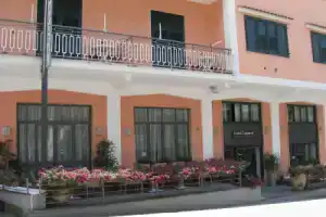 Hotel «Caporal», Минори