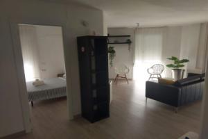 Luxury Apartment Accommodation, next to beach & train station Calella, Калелья