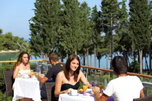 Bluesun Hotel Amor, Супетар