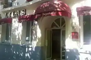 Отель «Hipotel Lilas Gambetta», Париж