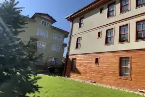 Utku Konağı, Бартын