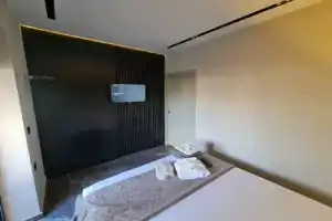 La Mirage Suites & Apartments, Тирана