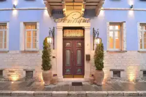 Hotel «Antique», Янина