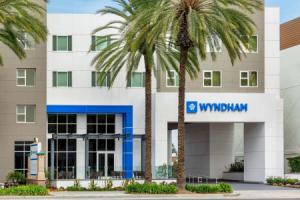 Отель «Wyndham Anaheim», Анахайм