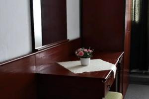 Hotel Via, Кестхей