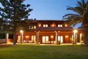 Villa Terra Mare, Вари