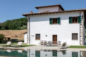 Luxury Villa in Panoramic Location 30 Minutes From Florence-villa IL Cigno, Фильине-Вальдарно