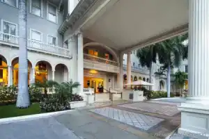 Moana Surfrider, A Westin Resort & Spa, Waikiki Beach, Гонолулу