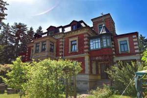 Heritage Apartment in Ilmenau With Garden, Ильменау