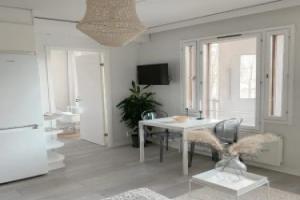 Modern one bedroom Apartment with Sauna near Airport, Вантаа