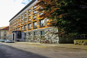 Hotel «Mrak», Любляна