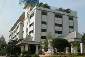 Отель «Pathumthani Place», Патхум-Тхани