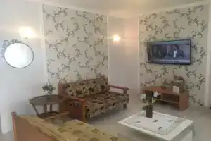 Calista Luxury Appt, Полихроно
