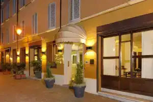 Phi Hotel Bologna «Al Cappello Rosso», Болонья