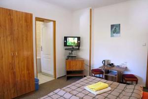 Hotel 66, Злин
