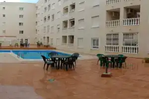 estudio wifi baño 1 sofá cama doble piscina playa 100mts, Торревьеха