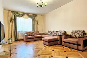 Добрый Дом рядом с Цветным Бульваром, Тюмень
