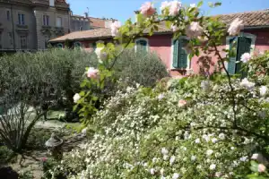 Отель «Jardins Secrets», Ним