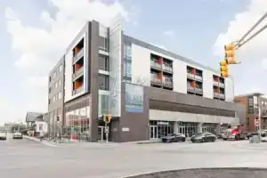 CozySuites at Bottleworks District, Индианаполис