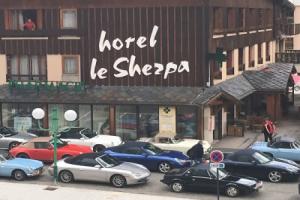 Hotel «le Sherpa», Ле Дез Альп