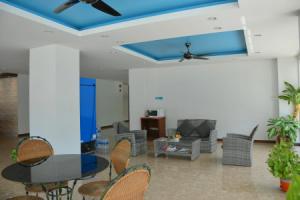 Отель «The Base Hua Hin», Хуахин
