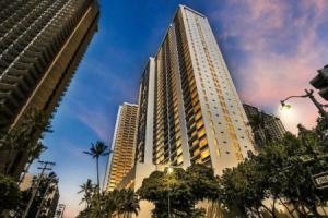 21st Floor Condo With View of Ko'olau Mountains and the Ala Wai Canal, Гонолулу