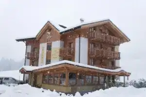 Hotel Garnì Il Giglio, Коммеццадура