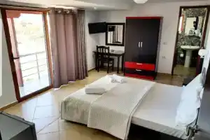 Hotel «Lula Ksamil», Ксамил