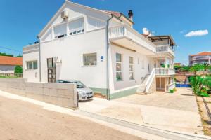 Stunning Home in Vodice With Wifi and 2 Bedrooms, Водице