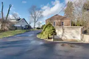 Idyllic Home Near Indianapolis Motor Speedway, Индианаполис
