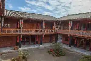 Dali Xichunju Houlu Bai Nationality Residence Inn（Xizhou Old Town)）, Дали