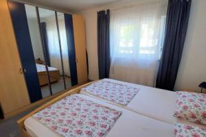 Cozy Retreats in Crikvenica Quiet Neighborhood, Цриквеница